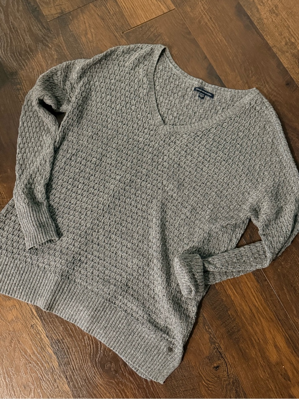 American Eagle Outfitters Women's Grey V-Neck Knit Top